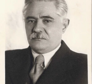 Мануїльський Дмитро Захарович (1883–1959) – народний комісар (з 1946 р. – міністр) закордонних справ УРСР (1944 – 1952 рр.)